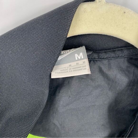 Nike Men’s Zipper Closing Windbreaker Black Bomber Lightweight Jacket size M - Picture 3 of 4